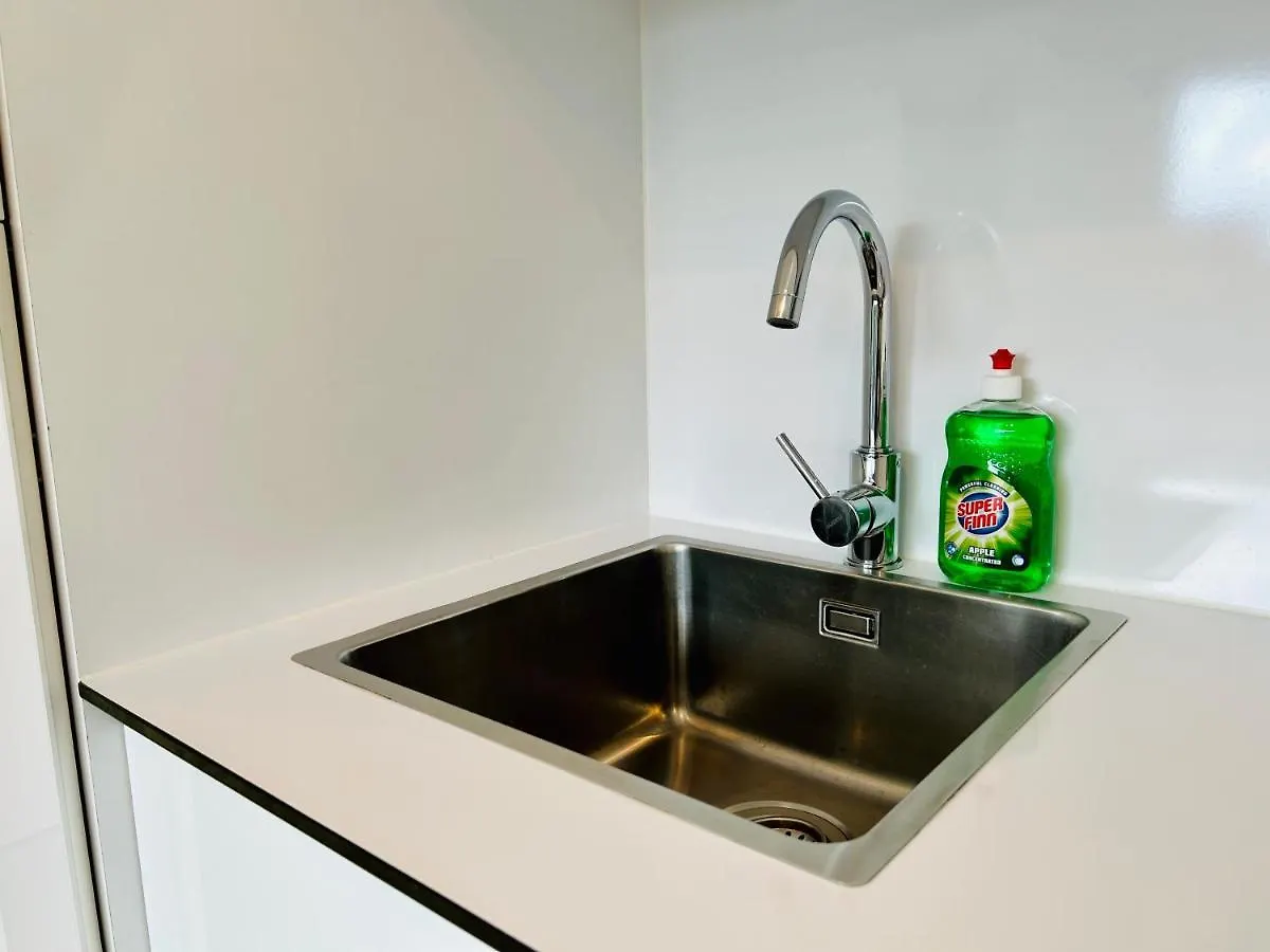 Sunny - Free Parking - Balcony Apartment Vienna Austria