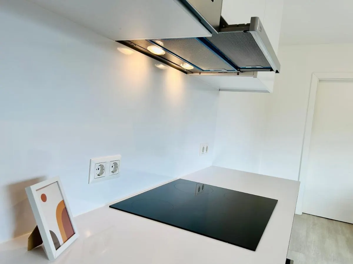 Sunny - Free Parking - Balcony Apartment Vienna